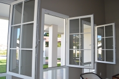 Janela Oscilo Batente